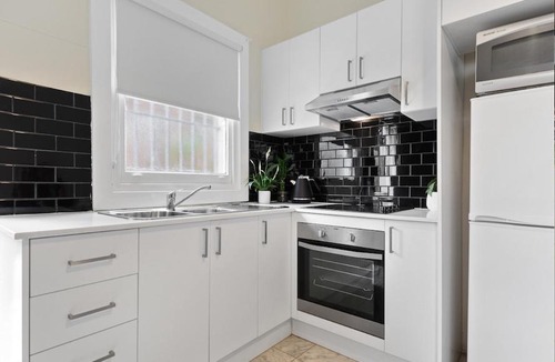 Petersham Apartment | The Luxurious Apartment with Courtyard