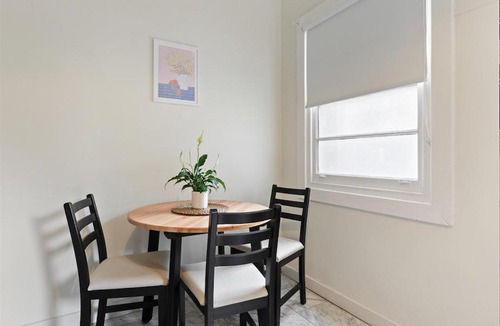 Petersham Apartment | The Luxurious Apartment with Courtyard