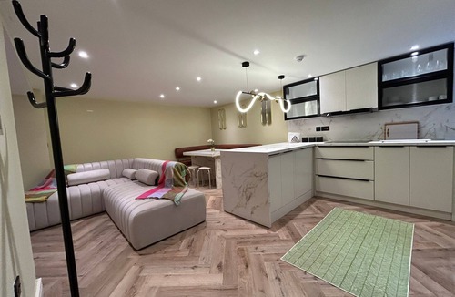 Liverpool Apartment | The Luxurious Hideaway