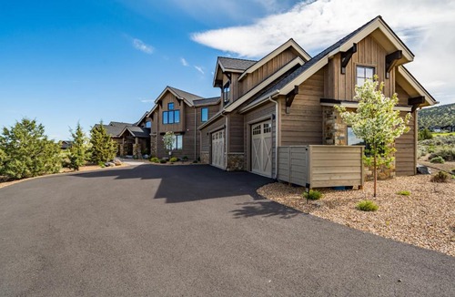 Powell Butte House | The Luxurious Ranch Life