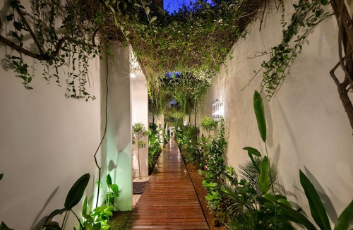 Batubelig Villa | The Luxury Collection, Monaco Blu