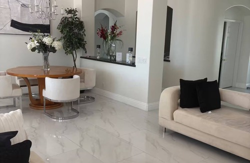 Corona House | The Luxury Oasis