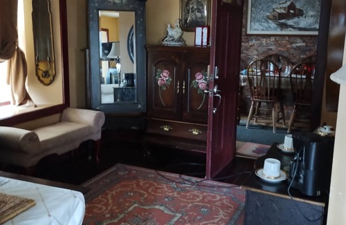 Huntsville Apartment | The Luxury Rose Jacuzzi Suite One Block to downtown