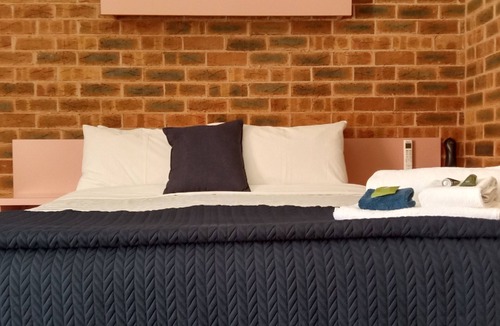 Chiltern Hotel | The Lydoun Motel