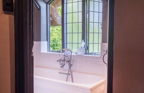 Broadway Hotel | The Lygon Arms