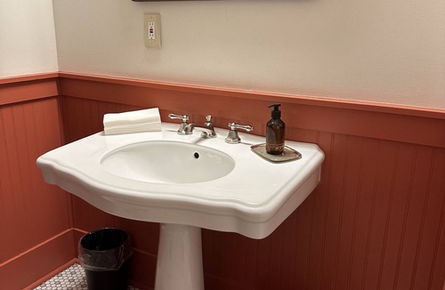 Lyle Hotel | The Lyle Hotel