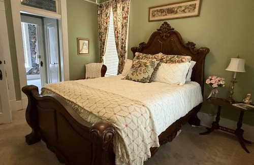 Guthrie Bed & Breakfast | The Lynnie Ann at The Judge`s Chamber