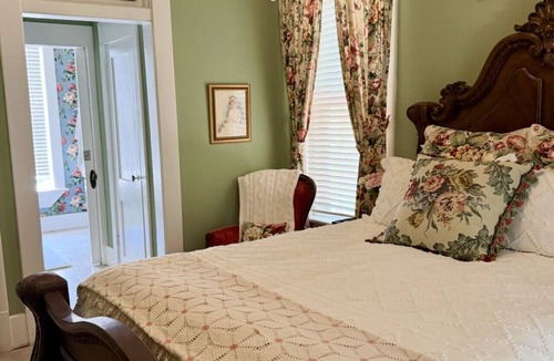Guthrie Bed & Breakfast | The Lynnie Ann at The Judge`s Chamber