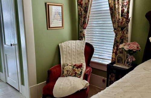 Guthrie Bed & Breakfast | The Lynnie Ann at The Judge`s Chamber