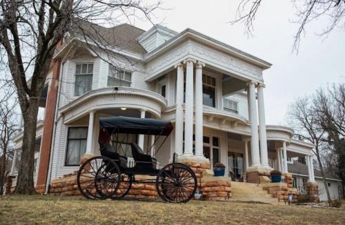 Guthrie Bed & Breakfast | The Lynnie Ann at The Judges Chamber