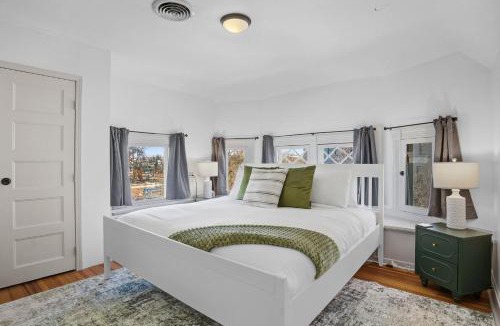 Downtown Minneapolis House | The Lyon House at Loring Park