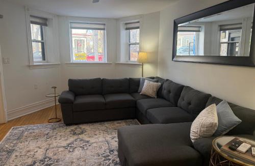 North Center Apartment | The Lyons' Lair
