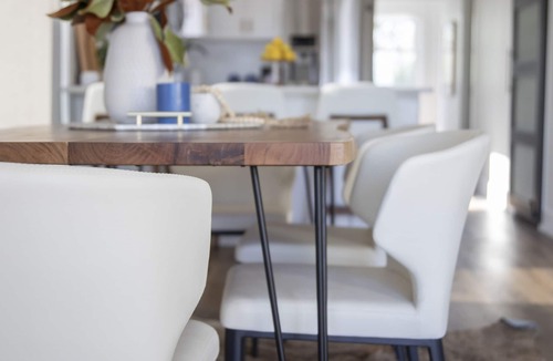 Town of Essex House | The Lypps Beach Bungalow - luxury rental on route to many wineries!