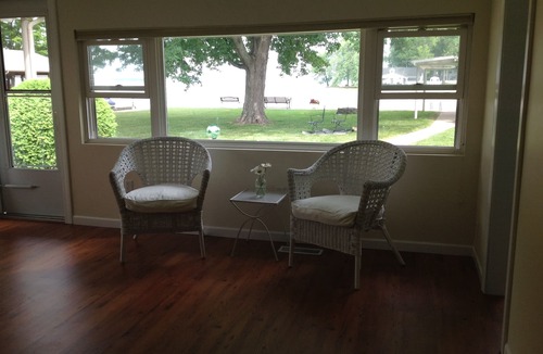 Lakeview Cottage | The Madison Cottage-Lakefront Getaways