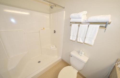 Cliff - Cannon Hotel | The Madison Inn