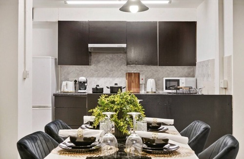 Gravesend Apartment | The Madrian