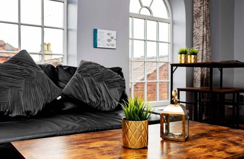 Wrexham Apartment | The Maelor - Berwyn House Central Wrexham