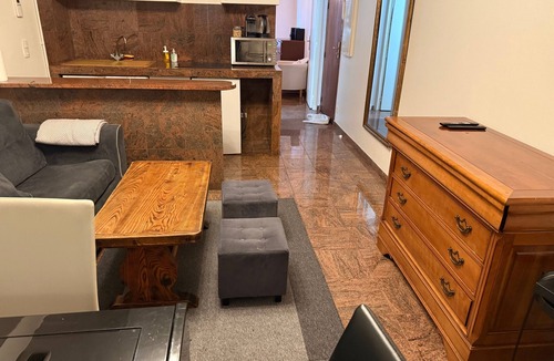 Drancy Centre Apartment | The Magnificent Ground Floor Apartment 'Trois Personnes Drancy' with Shared Garden & Wi-Fi