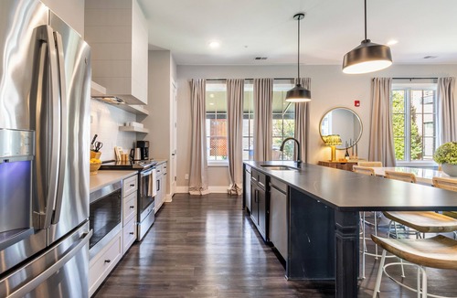 Germantown Apartment | The Magnolia by AvantStay | 8 Bedrooms in DT Nash