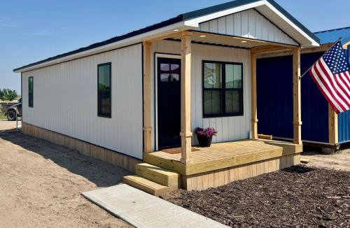 Tribune Cabin | The Magnolia House