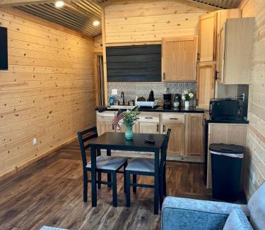 Tribune Cabin | The Magnolia House