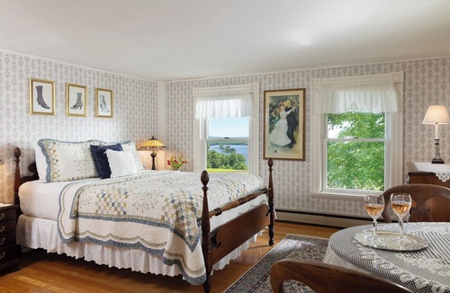 Ashburnham Bed & Breakfast | The Maguire House Bed & Breakfast