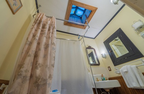 Cumbola Bed & Breakfast | The Maid's Quarters Bed Breakfast & Tearoom