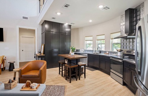 Temple Other | The Main Silo - Spacious Farm Retreat