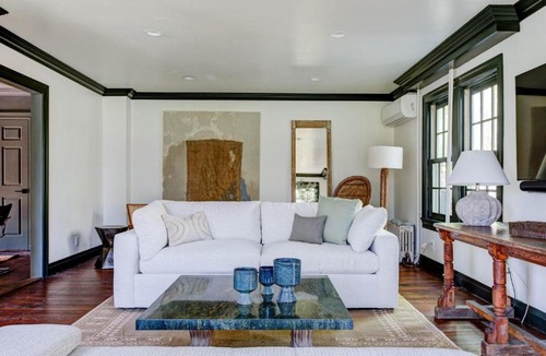 Village of Southampton House | The Mainstay - Entire Bed & Breakfast