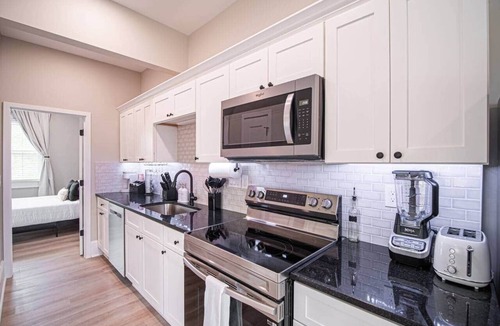 Marietta Apartment | The Maison at Marietta Square
