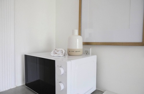 Peterborough Apartment | The Maison Suite Centrally Located