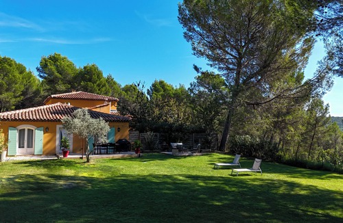 Ventabren House | The Maisonnette in the pines