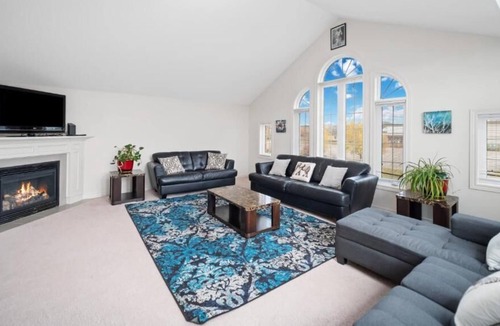 Ajax House | The Majestic Abode Su