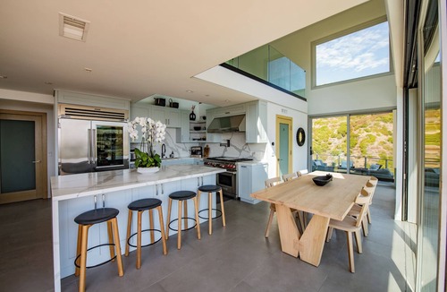 Malibu House | The Malibu Modern Oasis - Oceanview 4 Brdrm Surrounded by Canyon Views
