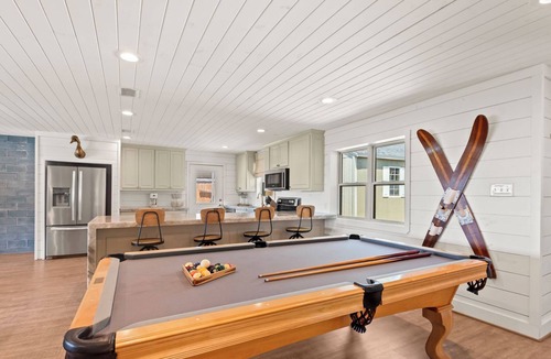 Gun Barrel City House | The Mallard on Blue Cove at Cedar Creek Lake with Hot tub!
