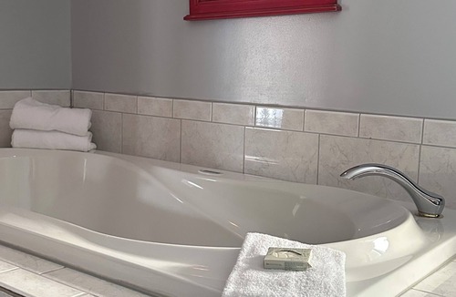 Manchester Center Hotel | The Manchester View