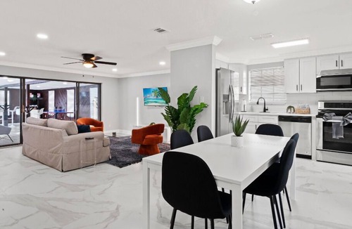 Southside House | The Mandarin Pool Place | Pool + Games