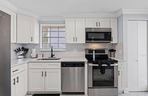 Southside House | The Mandarin Pool Place | Pool + Games