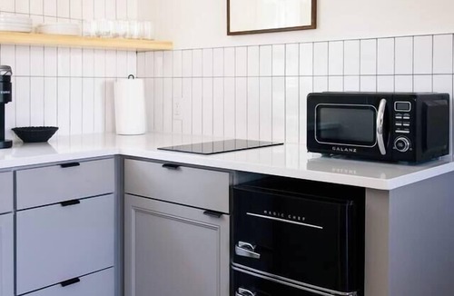 Chambersburg Apartment | The Mane & Co - No. 3