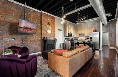 East Market District House | The Manhattan ~ Hot Tub, Fire Pit, Grill & Chill
