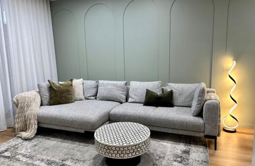 Geelong Apartment | The Manhattan on Eastern Beach