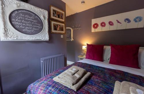 Knipton House | The Manners