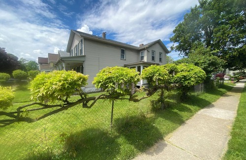 Corn Hill House | The Manor at Corn Hill: A spacious 6BR house in historic downtown Rochester