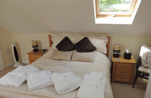 Spetchley Bed & Breakfast | The Manor Coach House