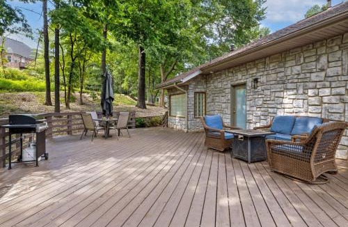 Bentonville House | The Manor-Indoor Pool-Speak Easy-Game Room-Sauna