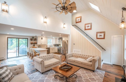 West Dover House | The Mansion-Rustic Contemporary W/ Hot Tub & Views