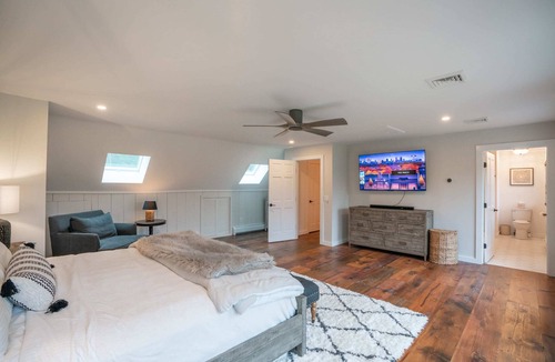 West Dover House | The Mansion-Rustic Contemporary W/ Hot Tub & Views