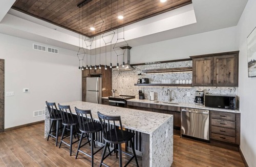 Lake Delton Cabin | The Maple at Treetop Villas