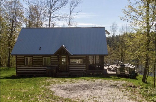 Tay Valley Cottage | The Maple Cottage - Lakefront Cottage, Private, Pet-Friendly, Nature Retreat!
