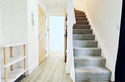 Farnham Apartment | The Maple Suite